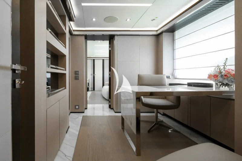 M/Y Provocateur Master Cabin Office