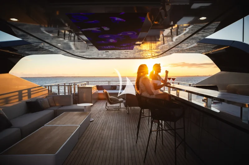 M/Y Provocateur Sun Deck