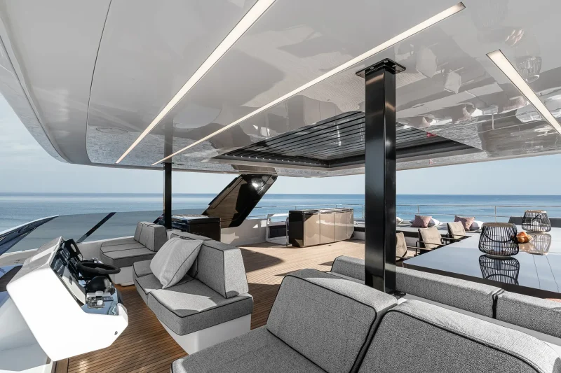 Flybridge Helm station