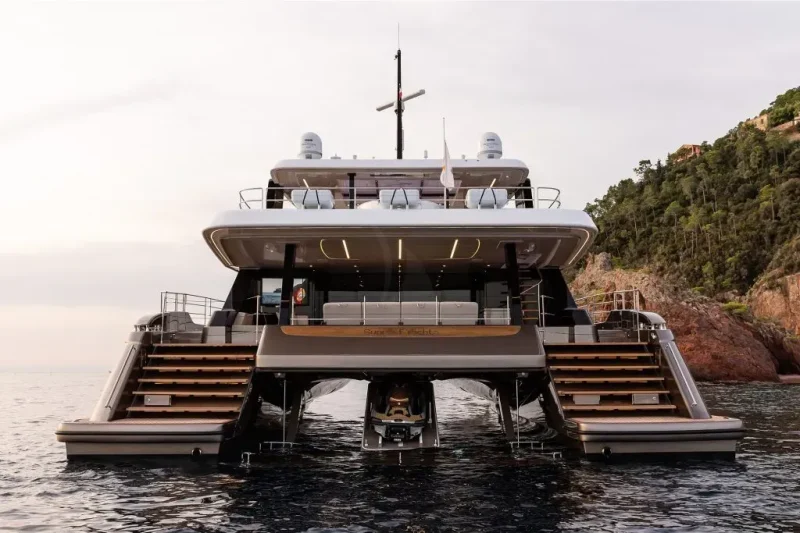 Stern & Jetski garage (sistership)