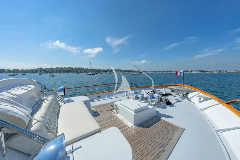 Foredeck Seating
