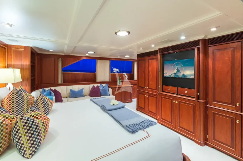 Lady J Master King Stateroom