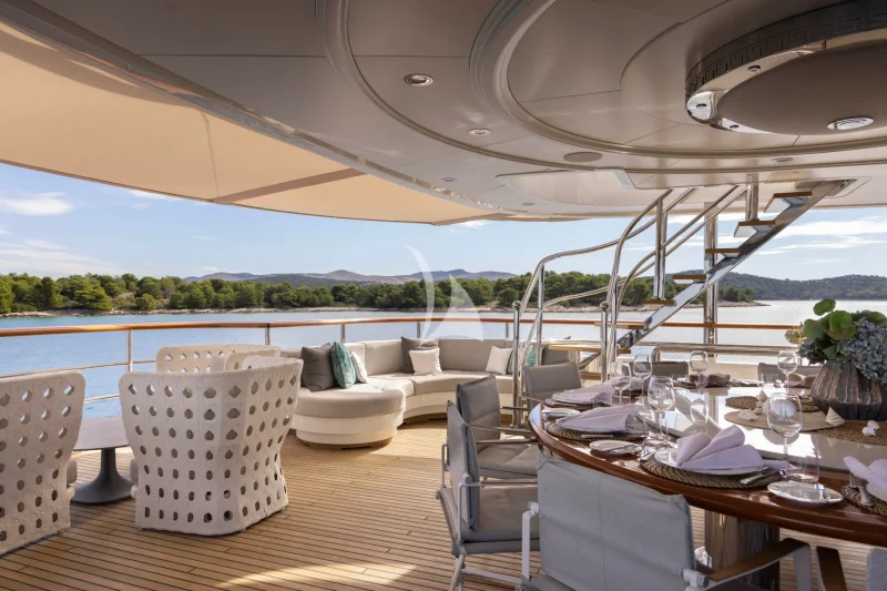 Bridge deck aft