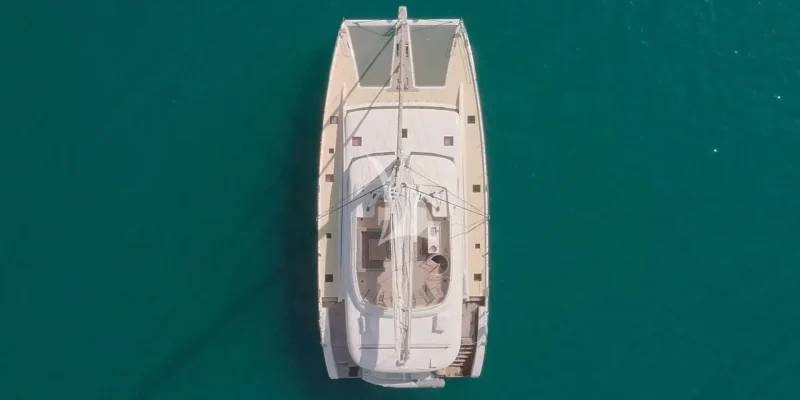 HOUBARA - at anchor