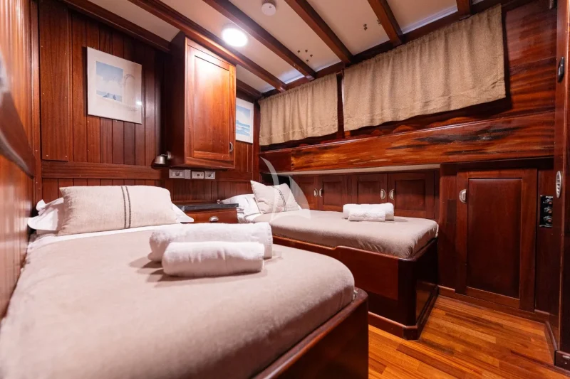 Angelica's twin cabin 