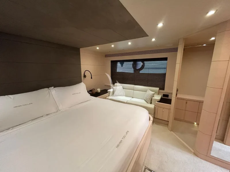 Master seating area