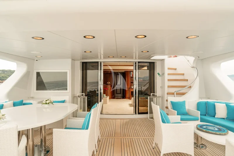 Upper deck aft