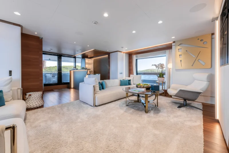 Main deck salon