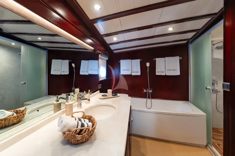 Aft Master Cabin Bathroom