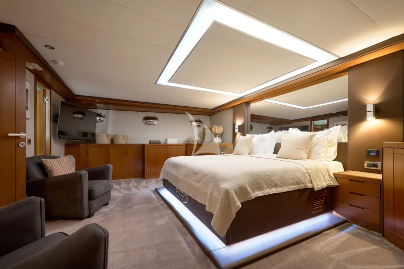 San Limi Master Cabin