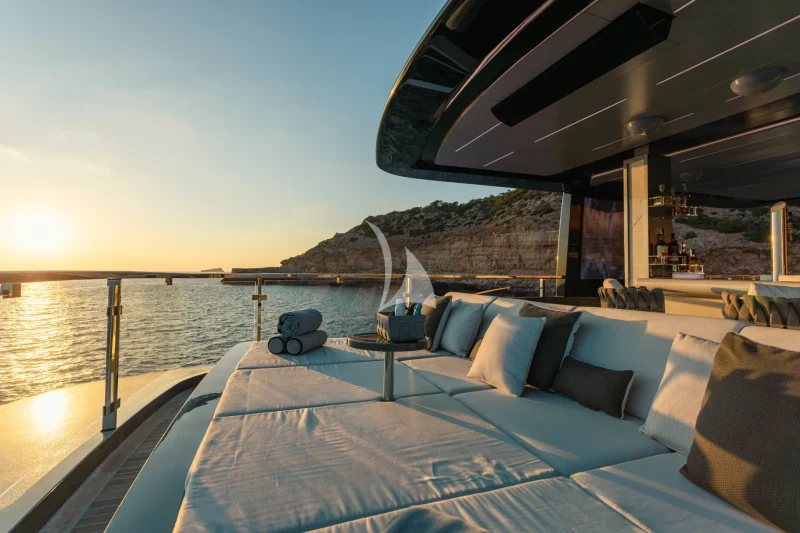 Sundeck Forward