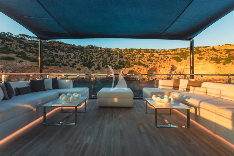 Sundeck Aft