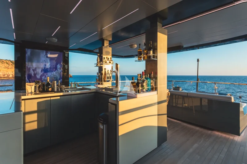 Sundeck Bar