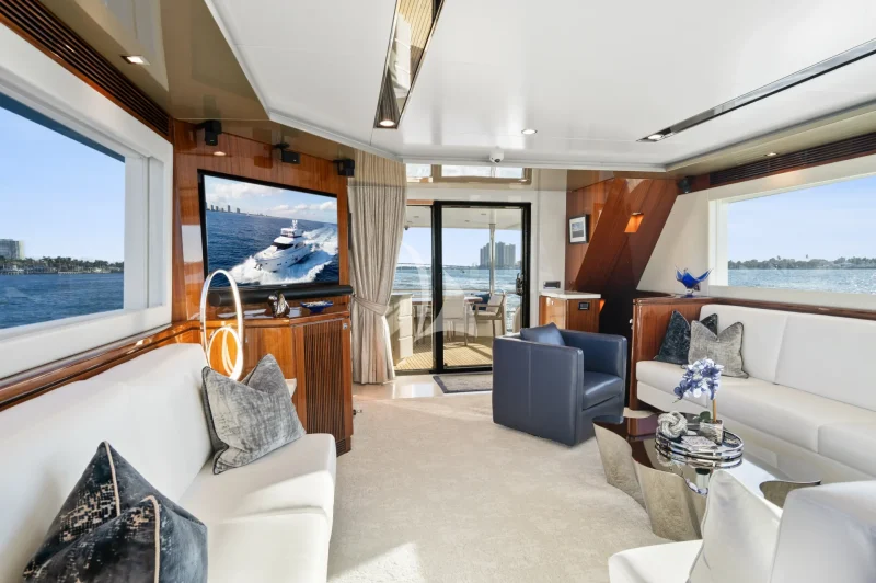 PILOT LOUNGE
