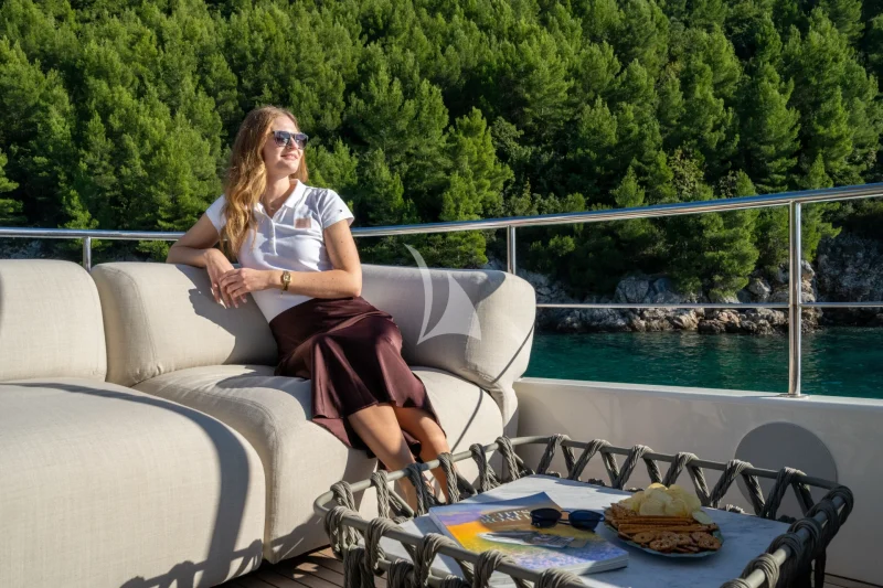 CLOUD 9 At the flybridge