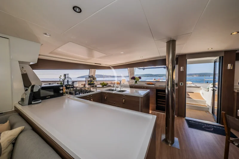 OCEAN LOUNGE