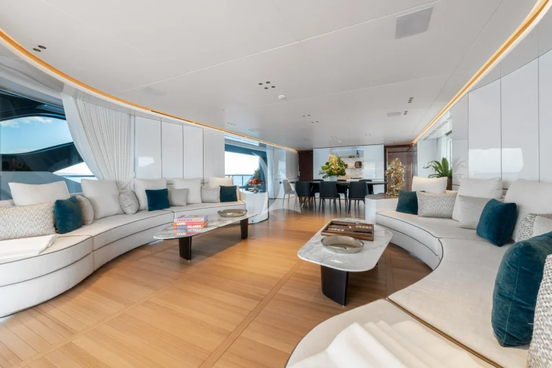 NORTHERN ESCAPE | Main Salon