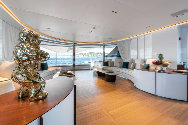 NORTHERN ESCAPE | Main Salon