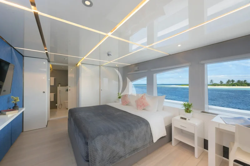 Two Master suites on the Upper deck with king size beds
