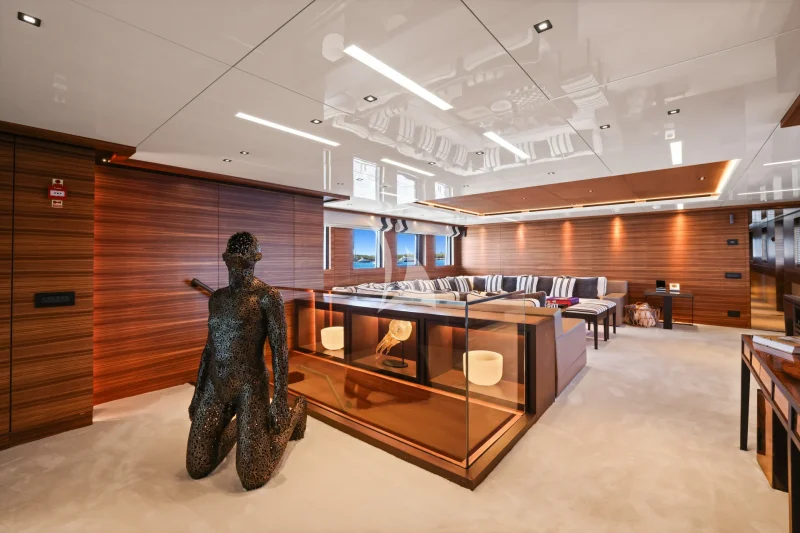 Bridge Deck: Salon