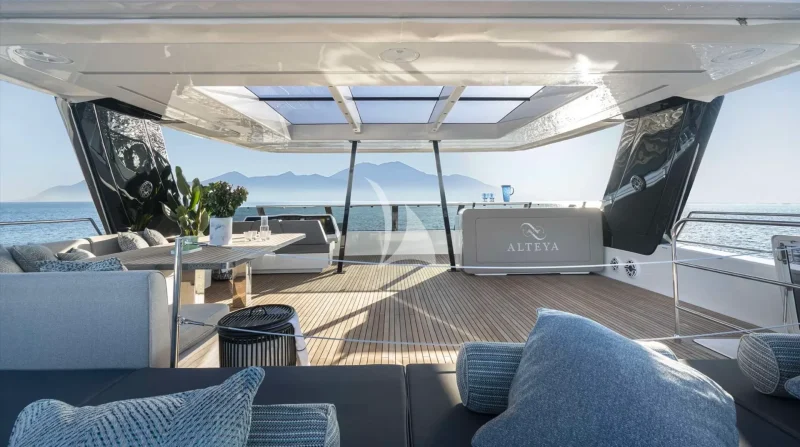 Flybridge 