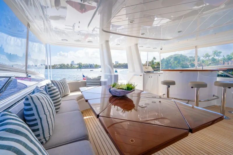 UPPERDECK DINING