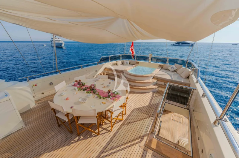 Upper Deck