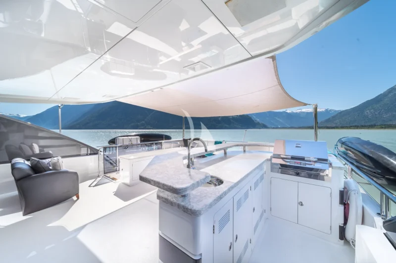 Bridge Deck Aft