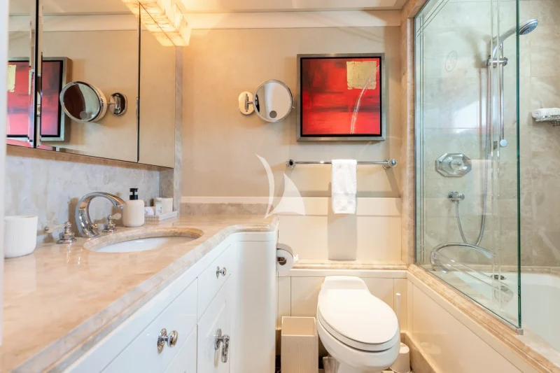 Queen Guest Ensuite