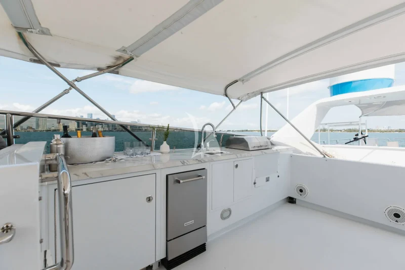 Sun Deck - Grill and bar