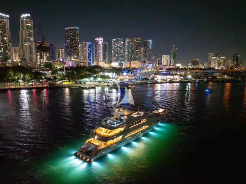 SWEET CAROLINE II @ Night