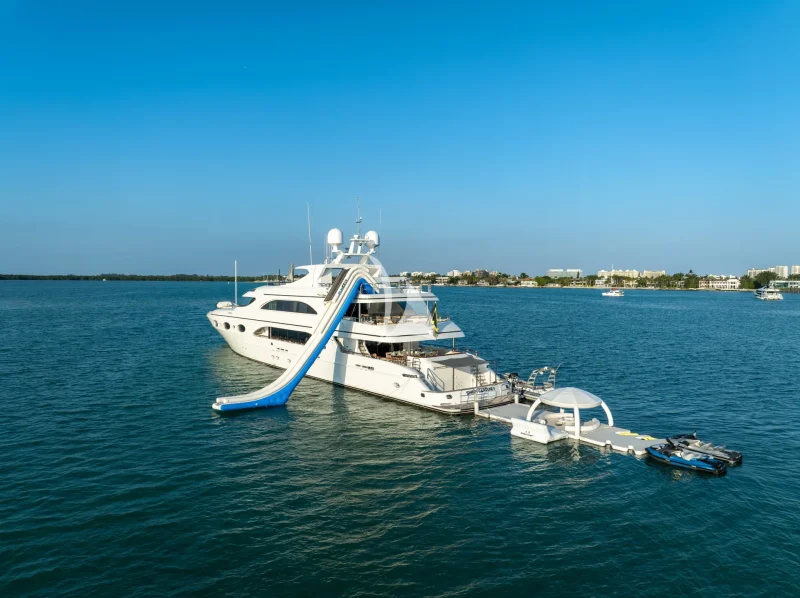 SWEET CAROLINE II with toys out
