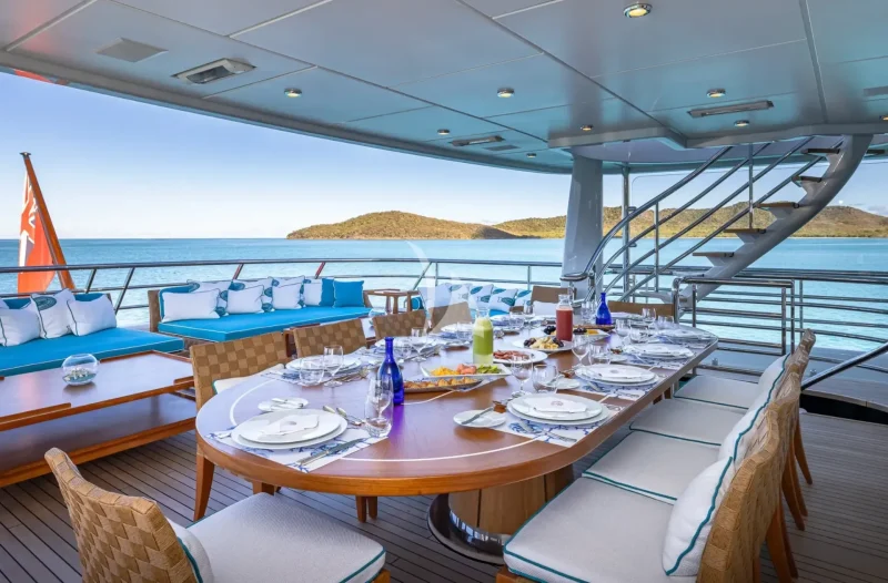 UPPER DECK AFT