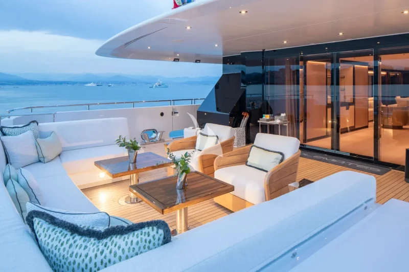 Main aft deck