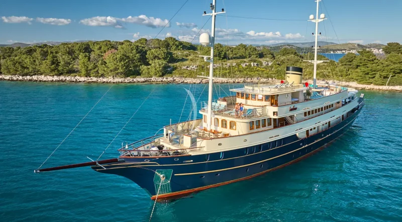 CASABLANCA anchored