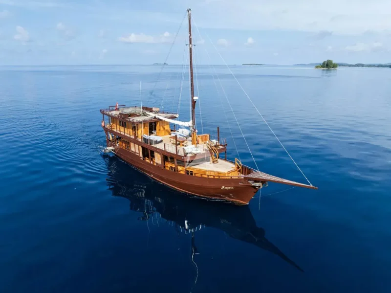 SEQUOIA at anchor