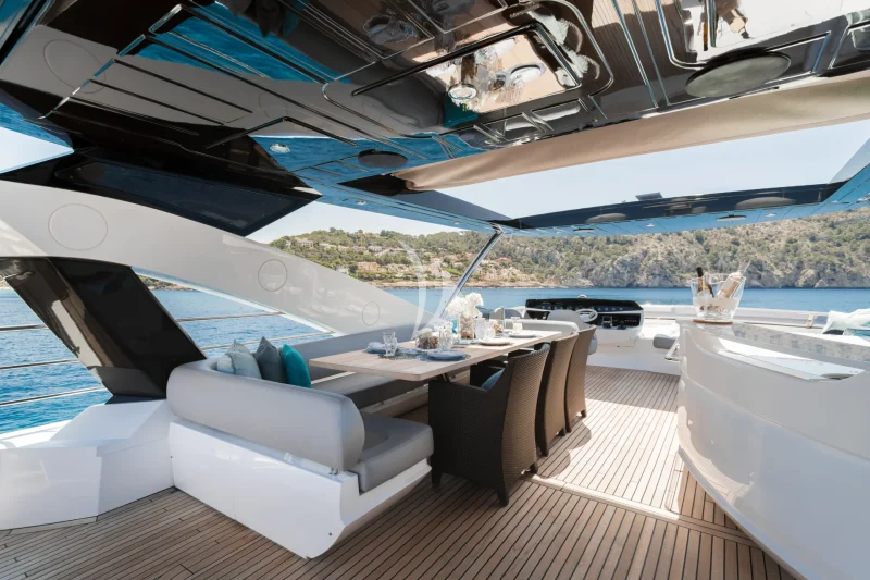 Flybridge Dining