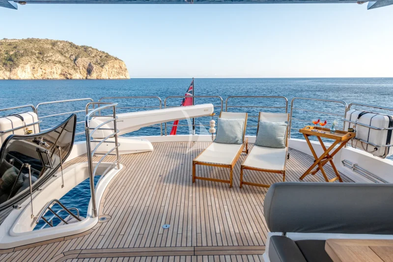 Flybridge Aft