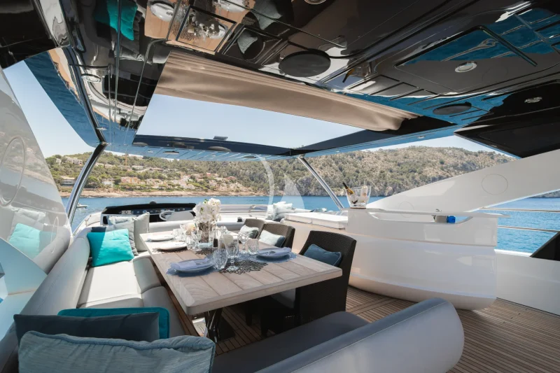 Flybridge Dining and Bar