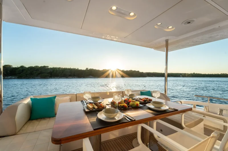 MINEIRA outdoor dining table
