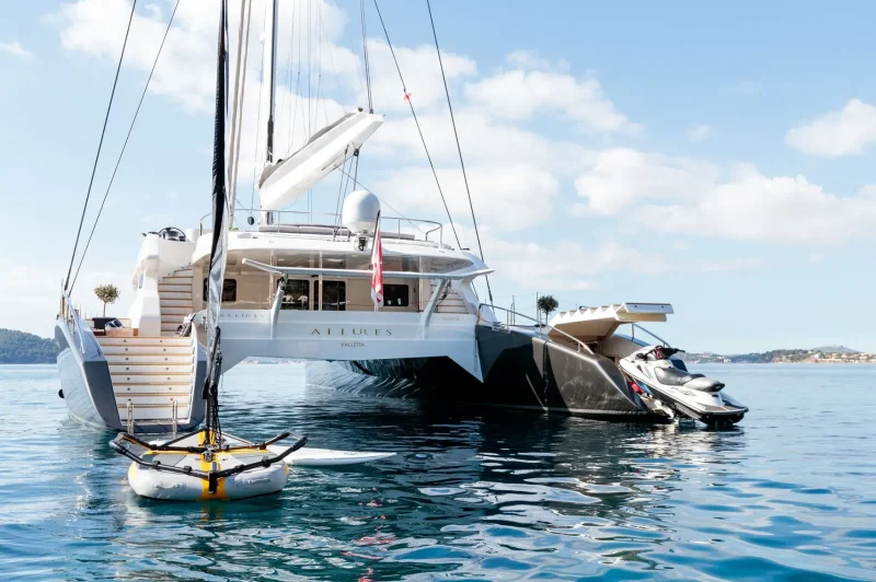 S/Y ALLURES Toys