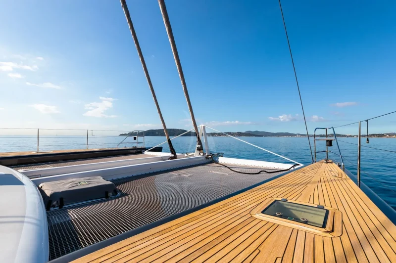 S/Y ALLURES Bow Area