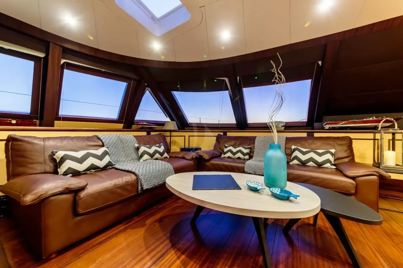 S/Y ALLURES Main Salon