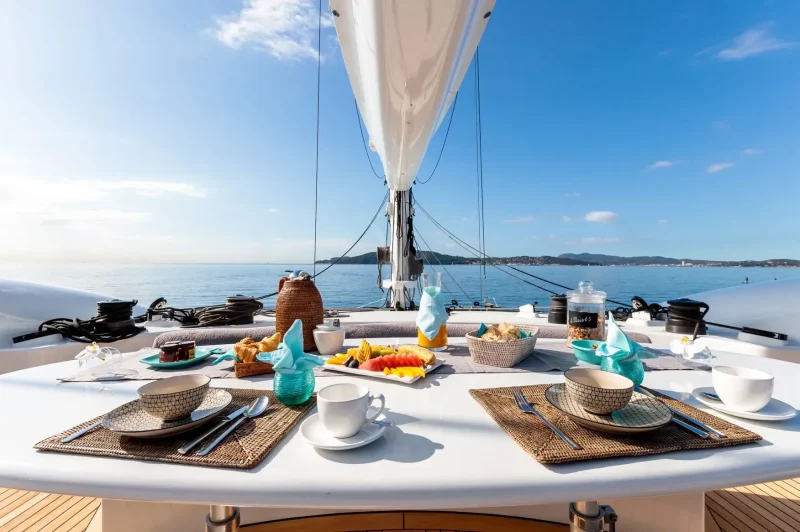 S/Y ALLURES Flybridge