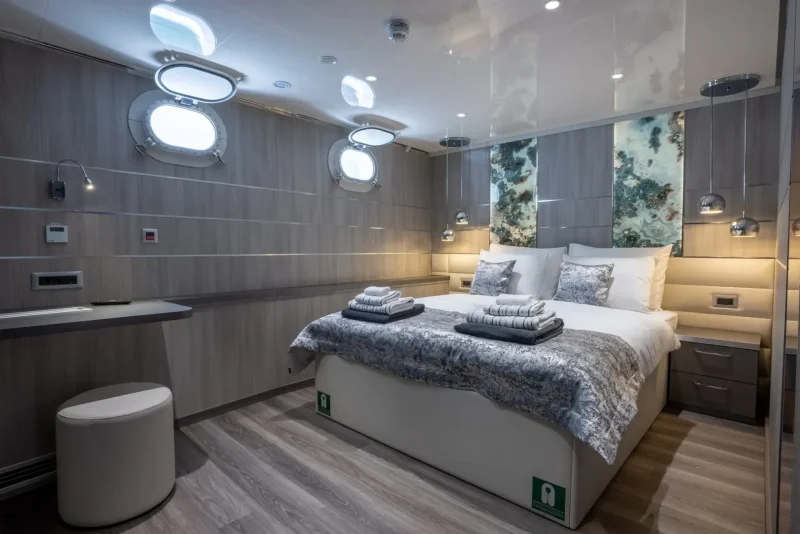 Nera's double cabin lower deck 