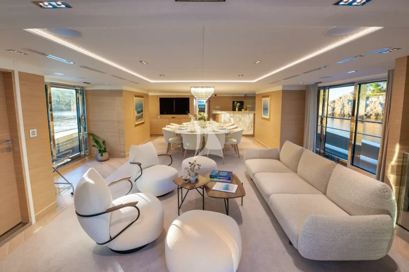 Main saloon