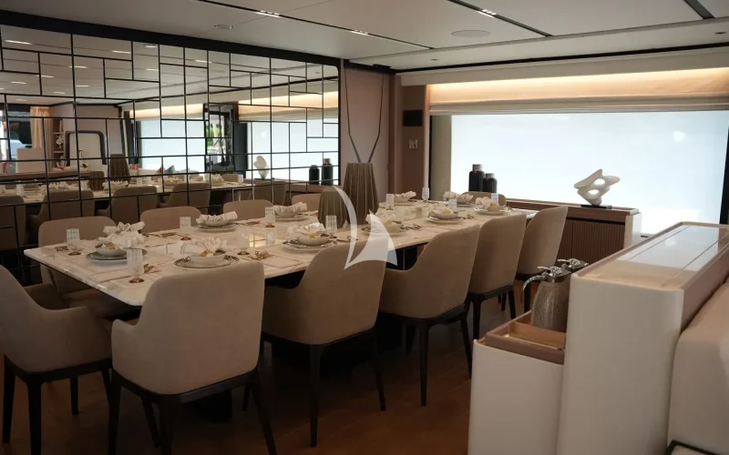 M/Y GEULUNEL Dining