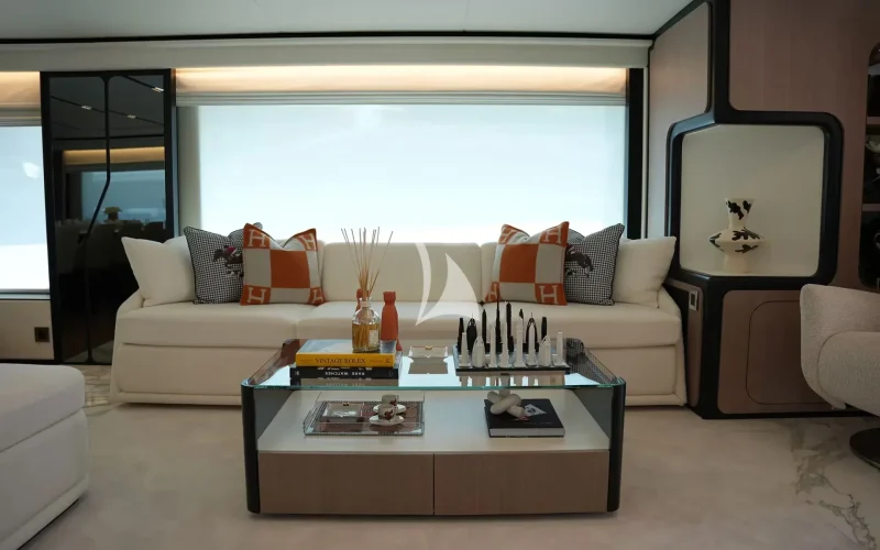 M/Y GEULUNEL Main Salon