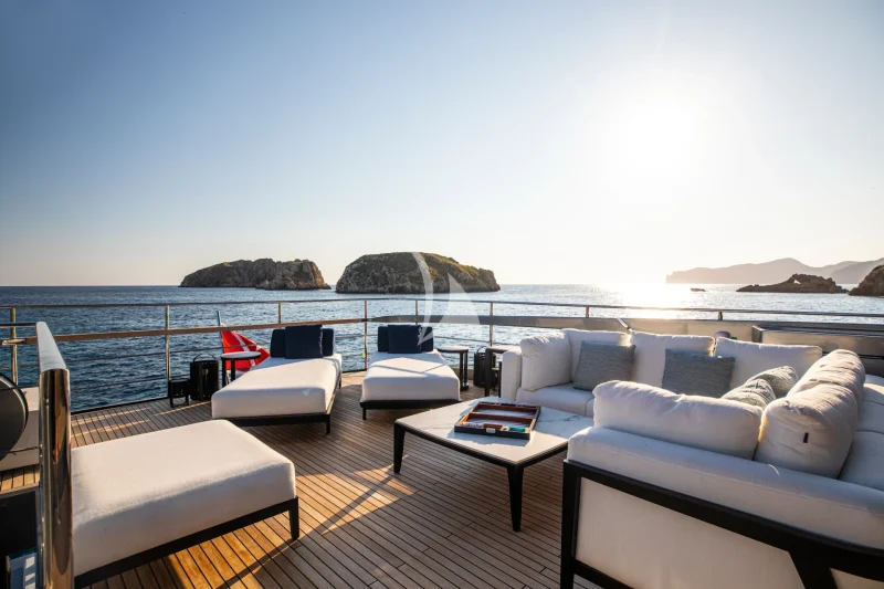 Flybridge Lounge