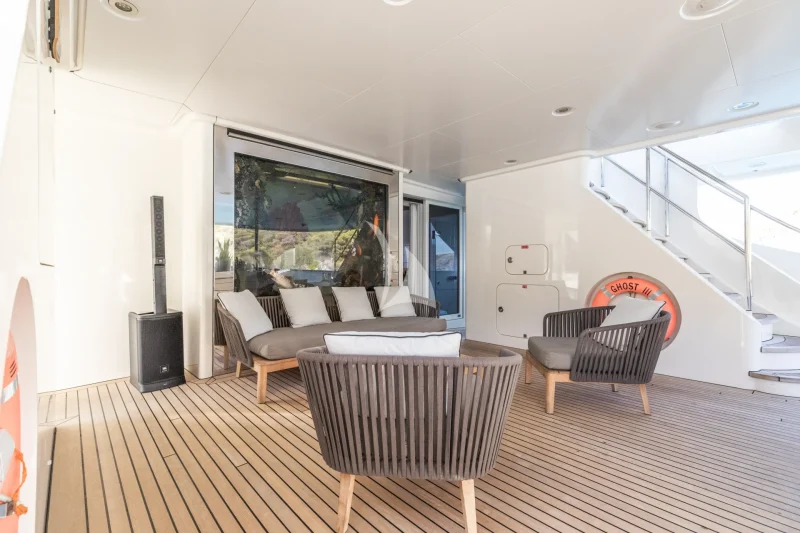MAIN DECK AFT